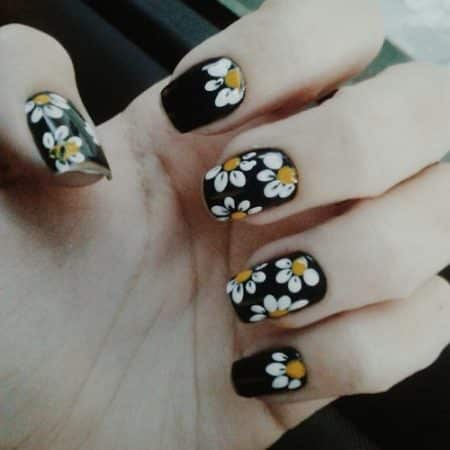 Nail designs with white flowers