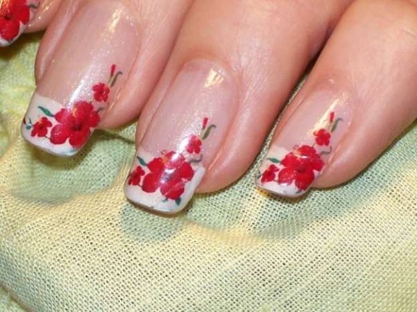 Nail design with flowers