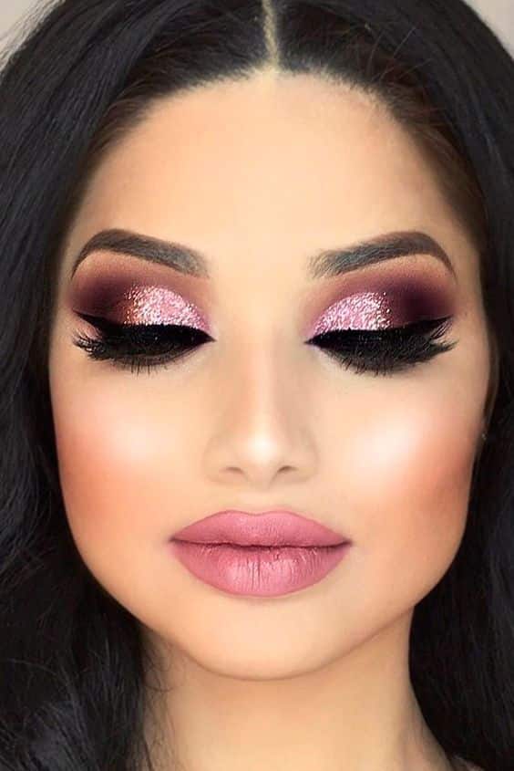 Maquillaje de noche tono rosa