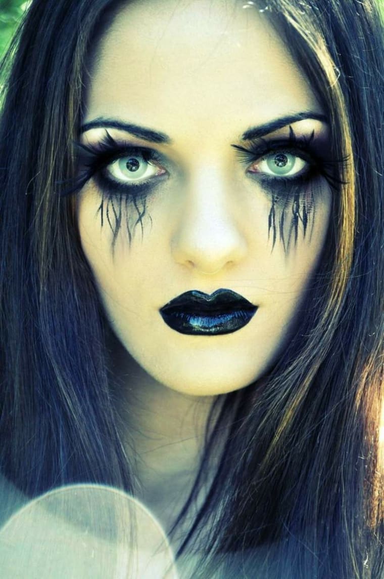 maquillaje para halloween negro pintalabios moderno