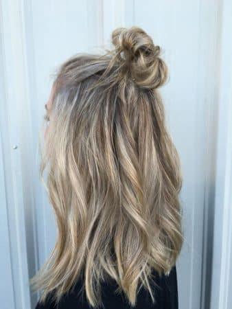 peinados con ondas half up bun