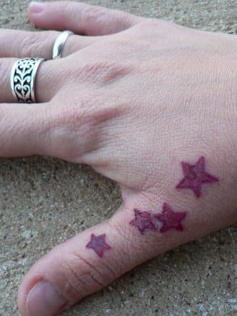 tatuajes de estrellas en la mano 4