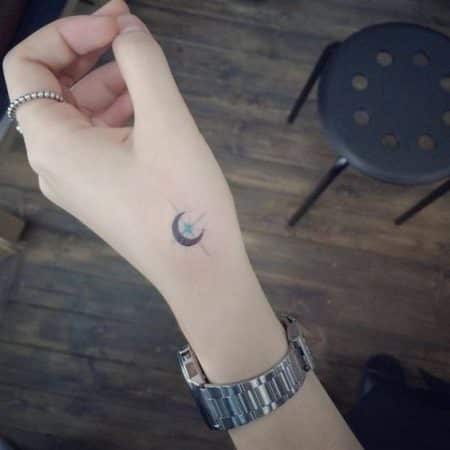 tatuajes para mujer en la mano