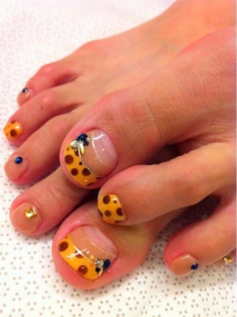 unas decoradas para pies foot nails uñas punta naranja lunares