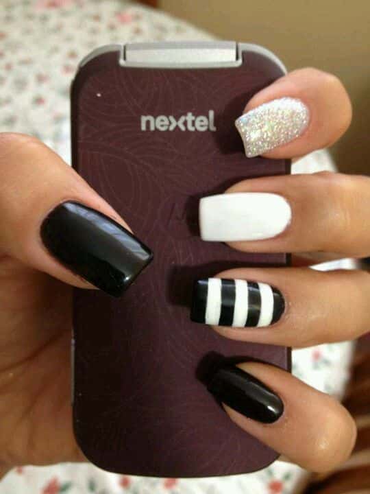 nail art negro y blanco