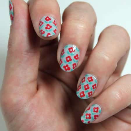 uñas decoradas con flores paso a paso 1