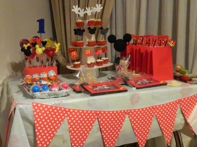 Mesa de dulces de Mickey Mouse