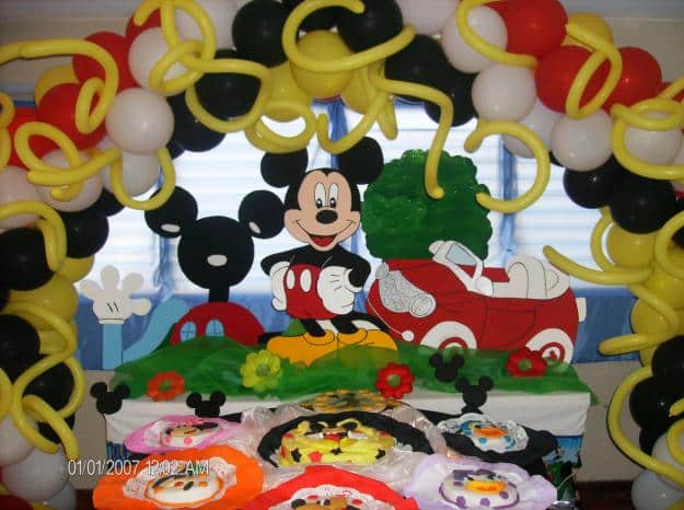 26 Ideas Muy Faciles Para Armar Tu Mesa Dulce De Mickey Mouse Mujeres Femeninas