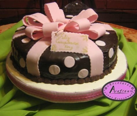 torta-regalo-cumpleaños-mujeres