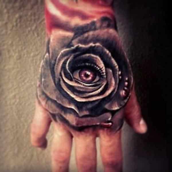 tatuajes en la mano de rosas negras