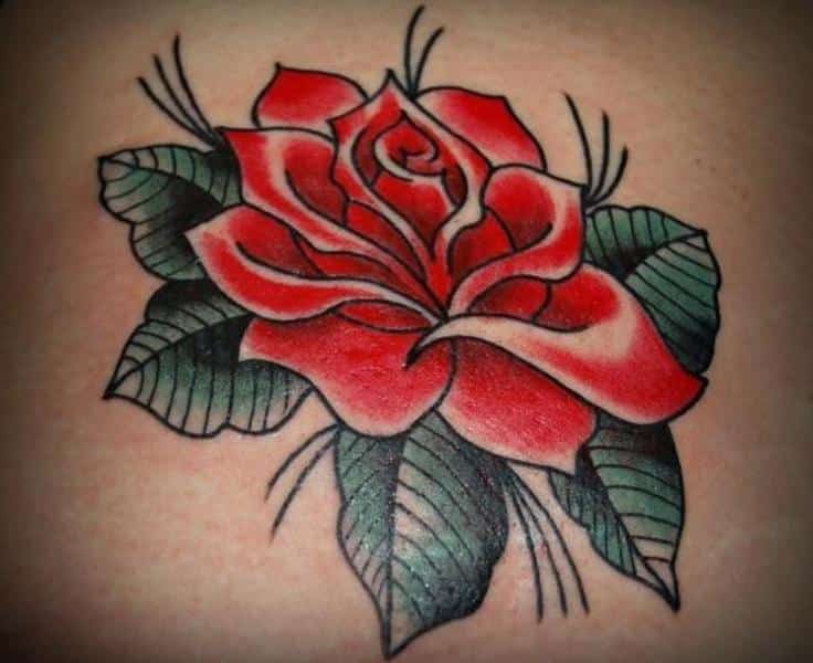 tatuajes de rosas en el brazo mujer