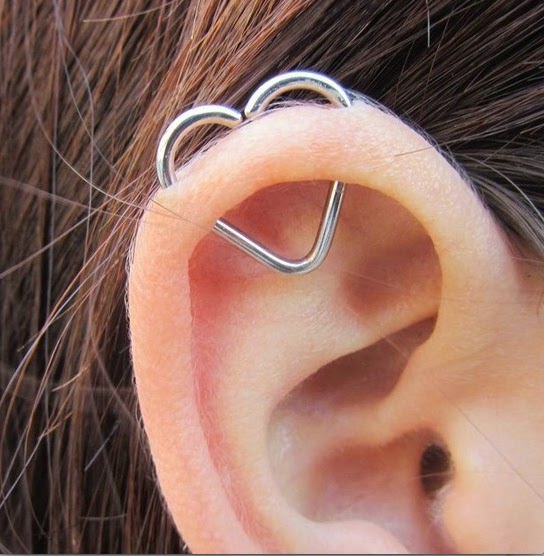 Herramienta de perforación del oído Piercing de la oreja de una sola vez Artefacto más un espárrago de oído personalizado 