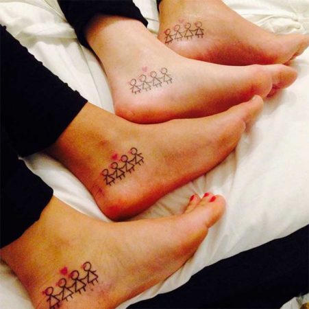 tatuaje amigas pies