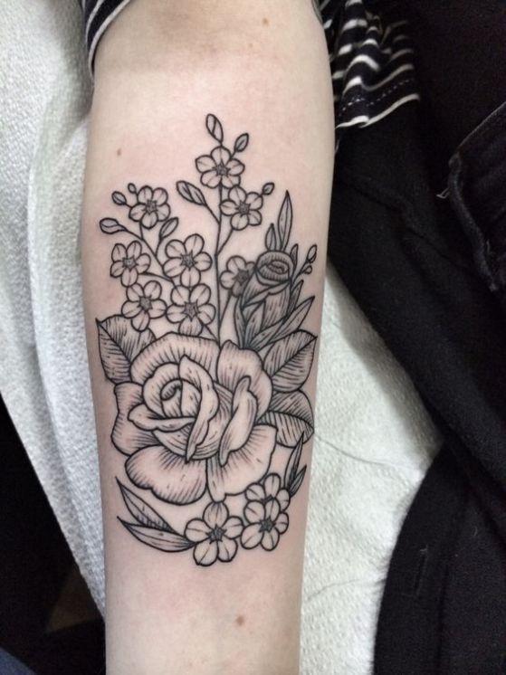 tatuajes para mujeres de rosas en el brazo