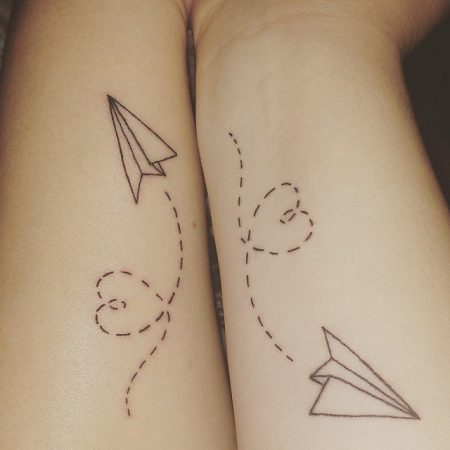 tatuajes amigas brazos