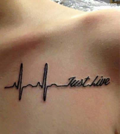tatuajes en la clavicula corazon