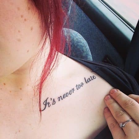 tatuajes en la clavicula frase corta