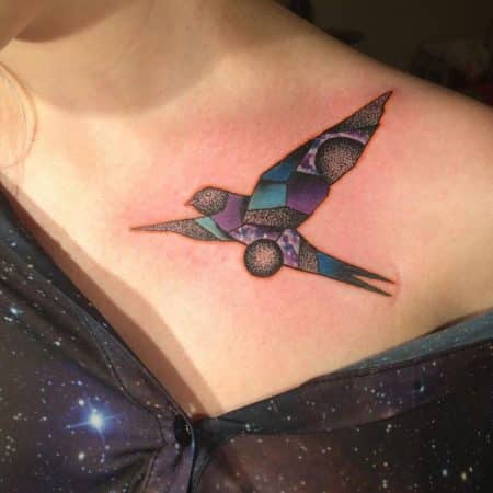 tatuajes en la clavicula golondrina