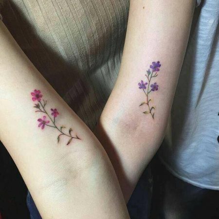 tatuajes hermanas flores colores