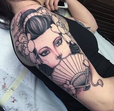 tatuajes japoneses en el brazo mujeres geisha