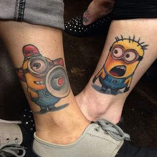 tatuajes-minions-piernas