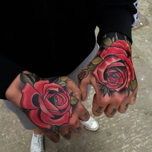 tatuajes de rosas en la mano tumblr