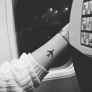 tatuajes-para-mujeres-avion